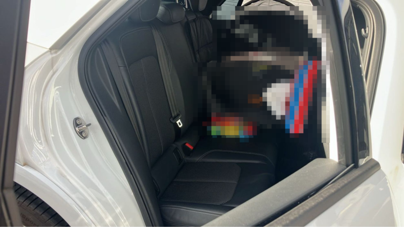 内装後方シート