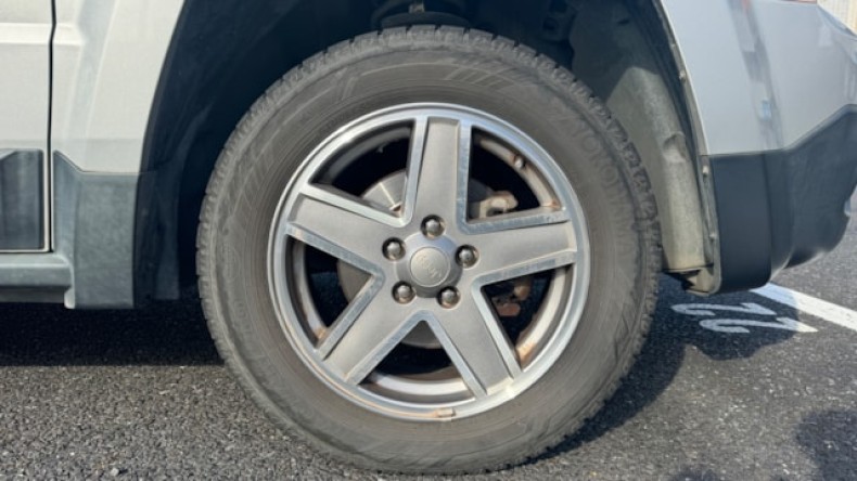 タイヤホイール前