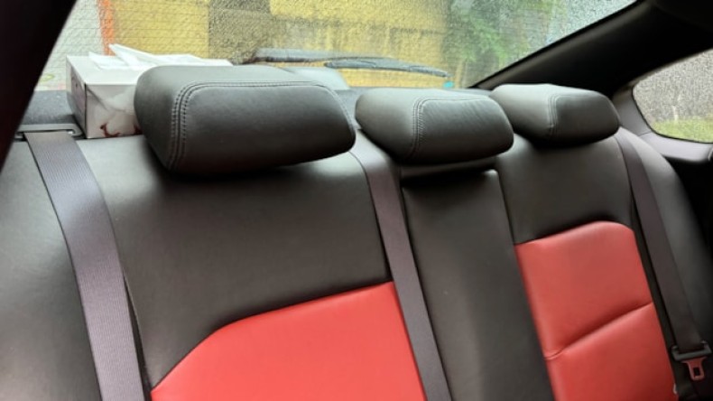 内装後方シート