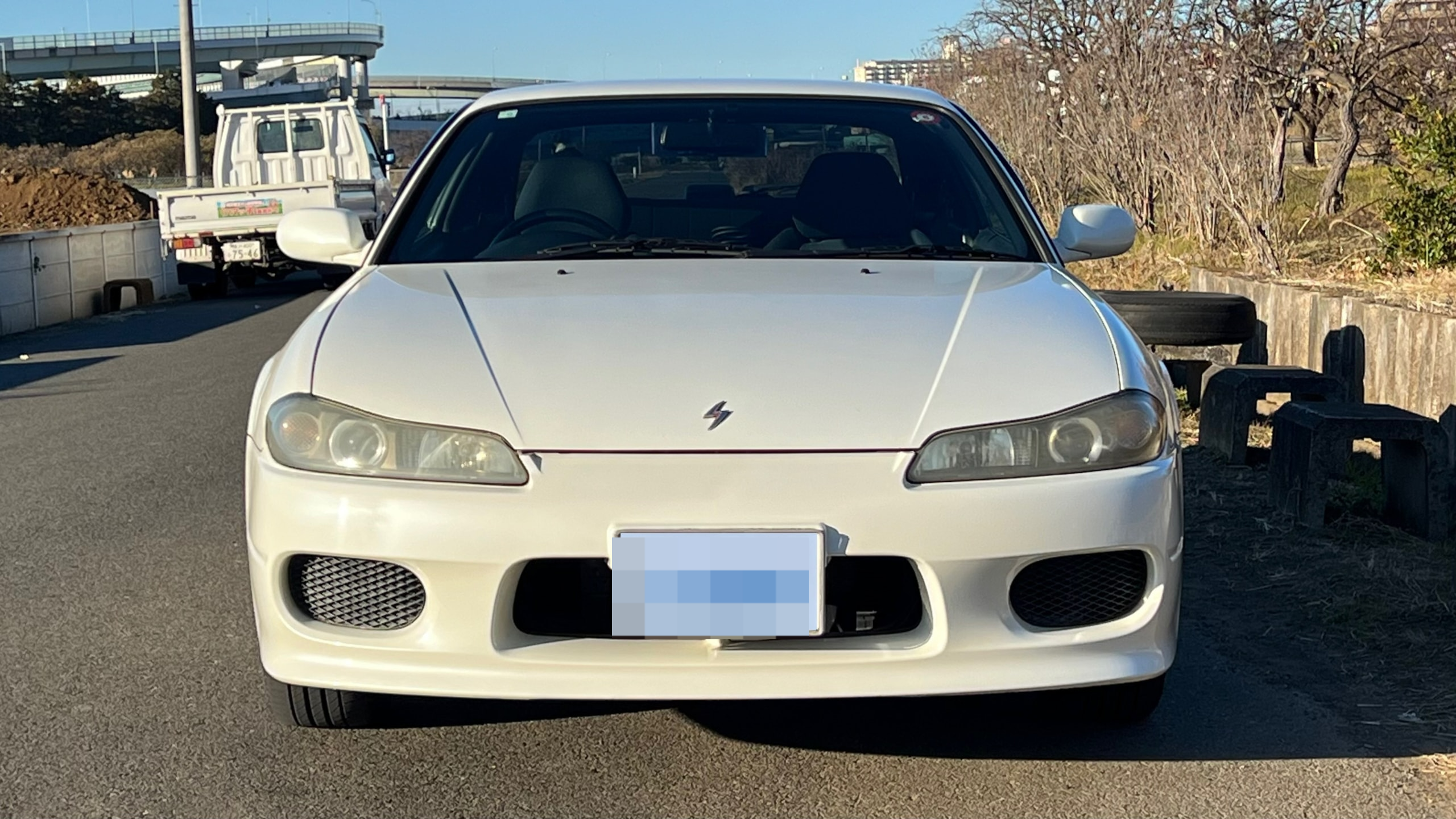 外装前方