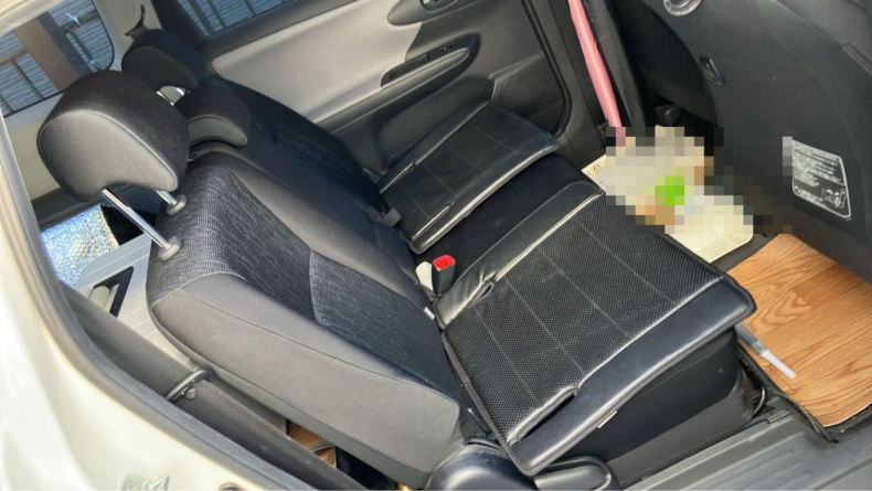 内装後方シート