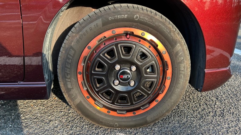 タイヤホイール前