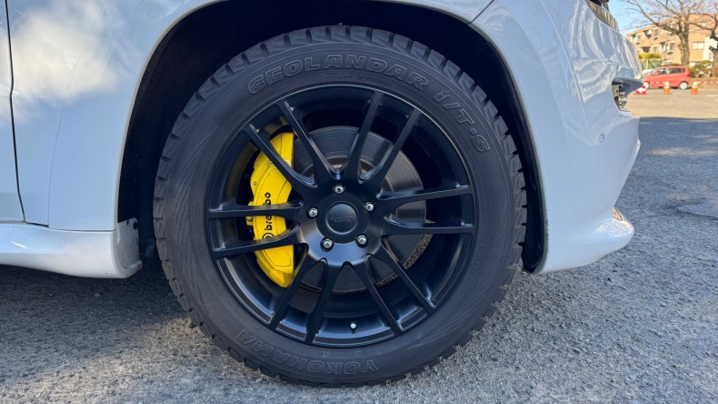 タイヤホイール前