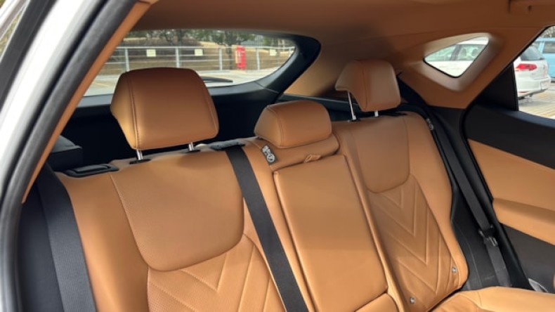 内装後方シート