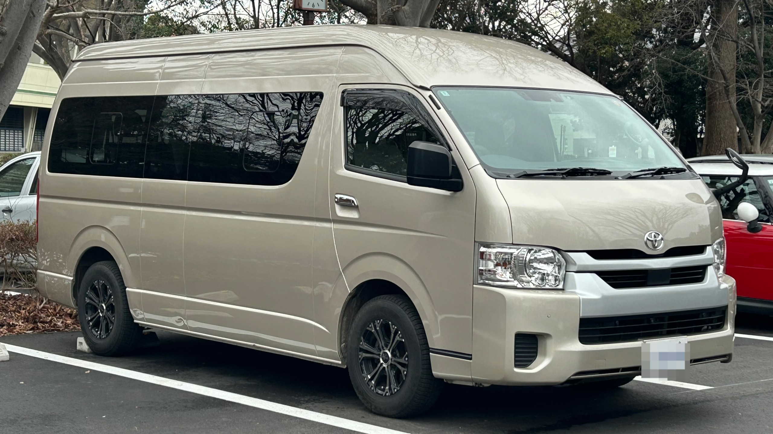 外装右前