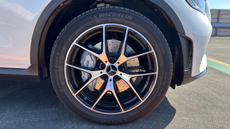 タイヤホイール前