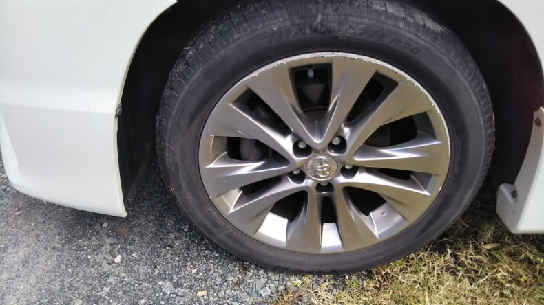 タイヤホイール前