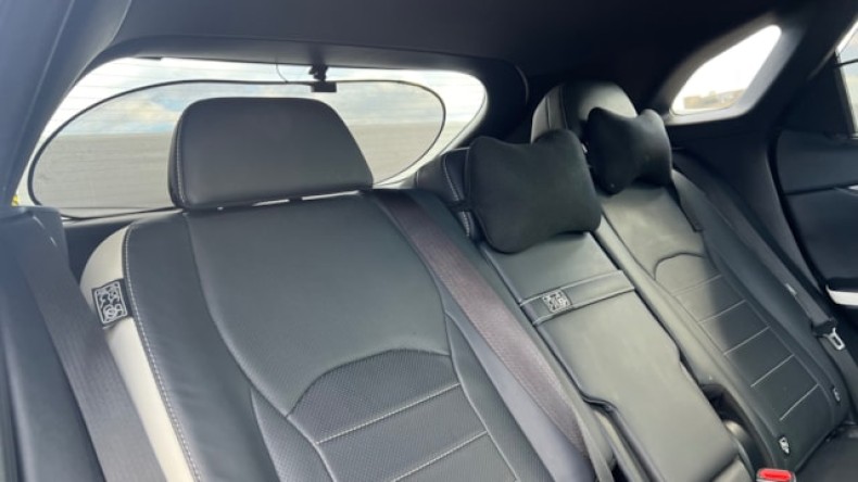 内装後方シート