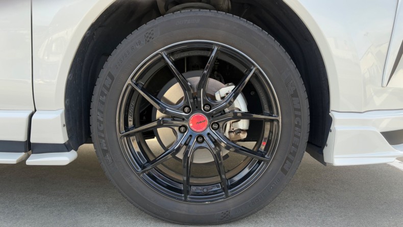 タイヤホイール前