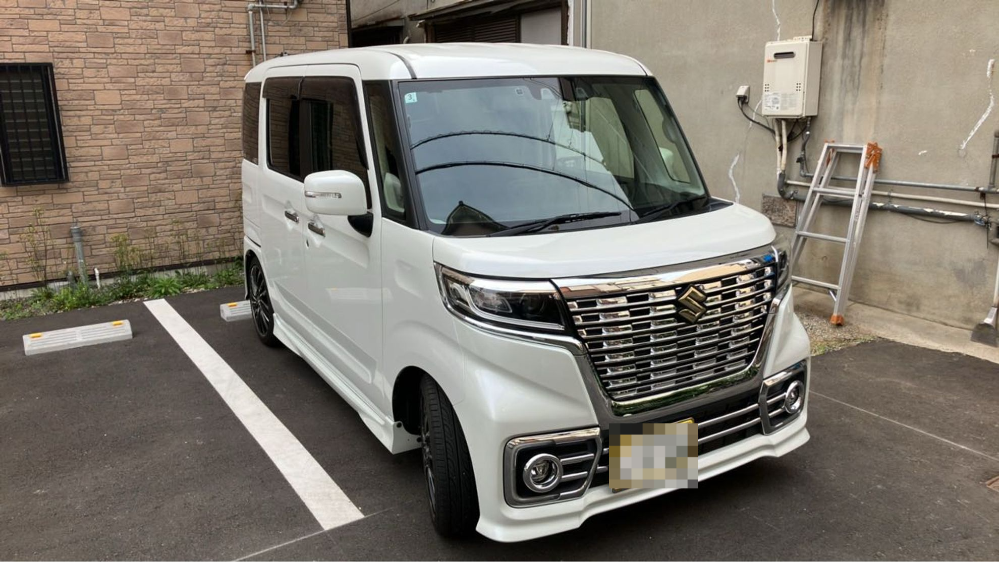 外装右前