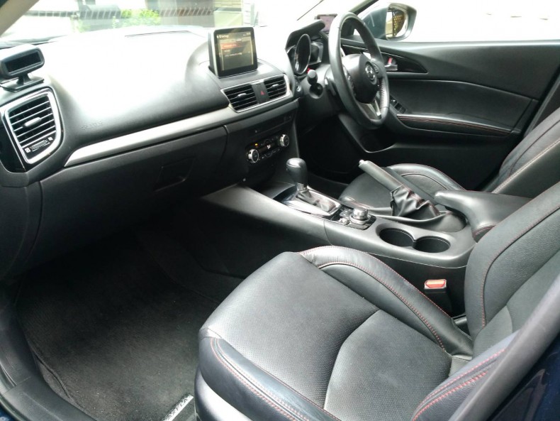 内装前方シート