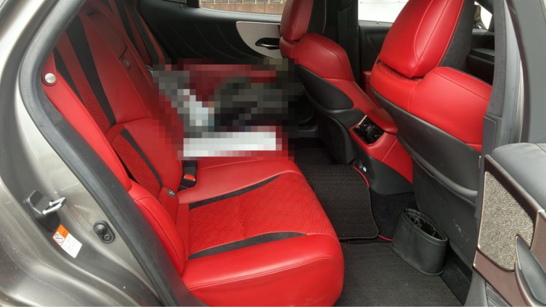 内装後方シート