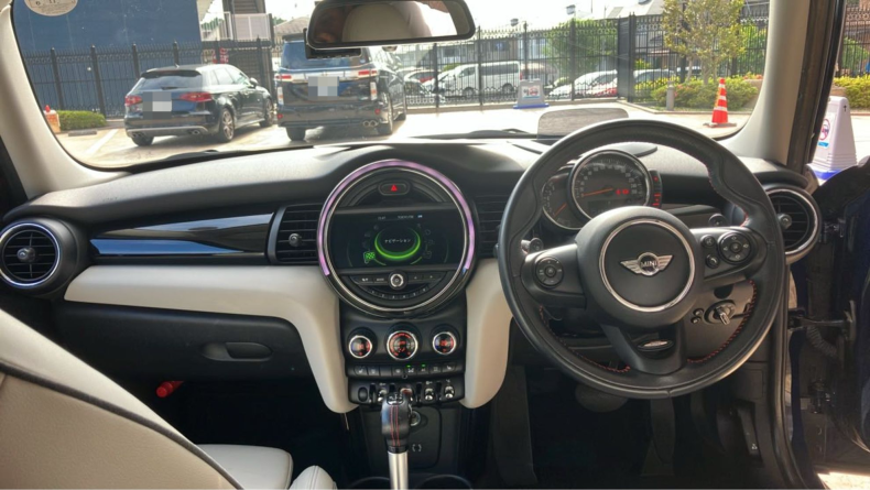 内装インパネ全体