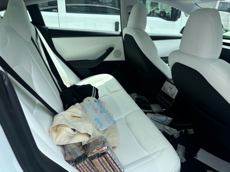 内装後方シート