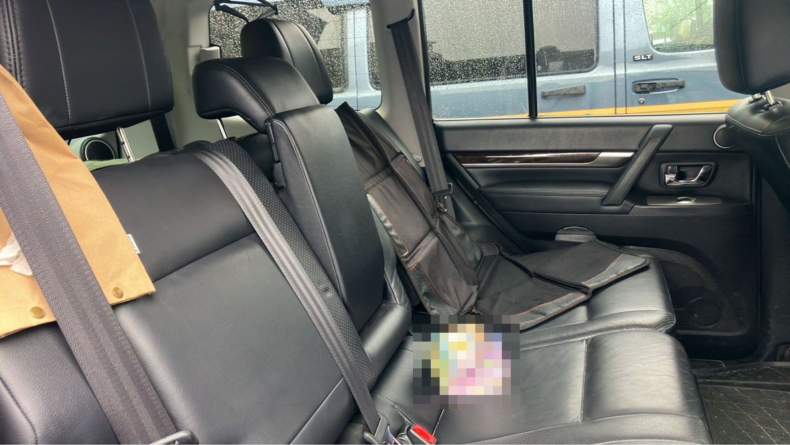 内装後方シート