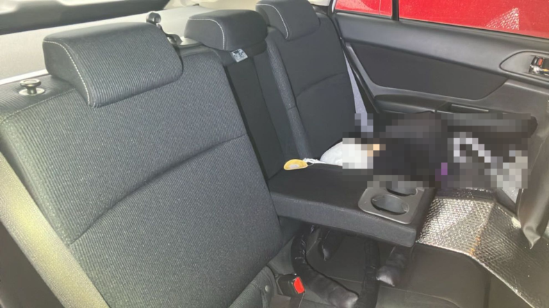 内装後方シート