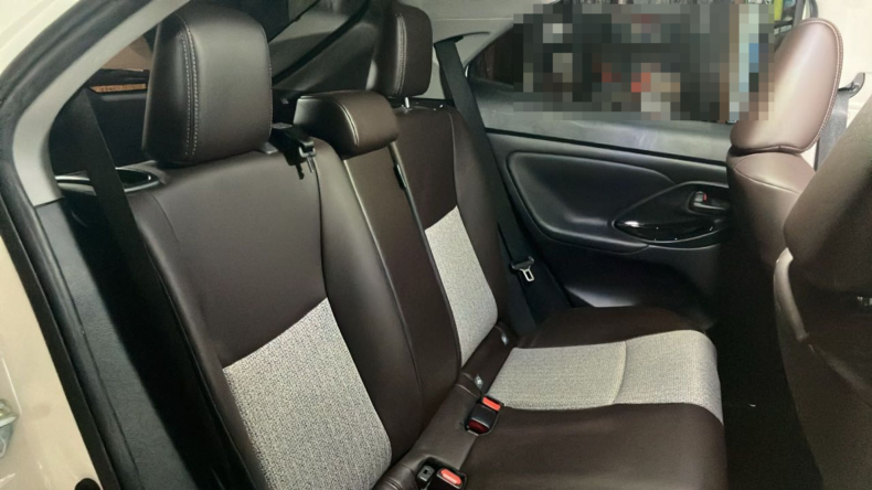 内装後方シート