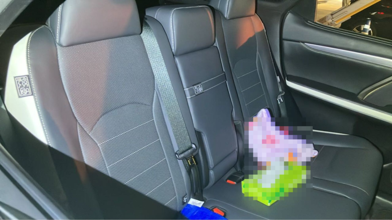 内装後方シート