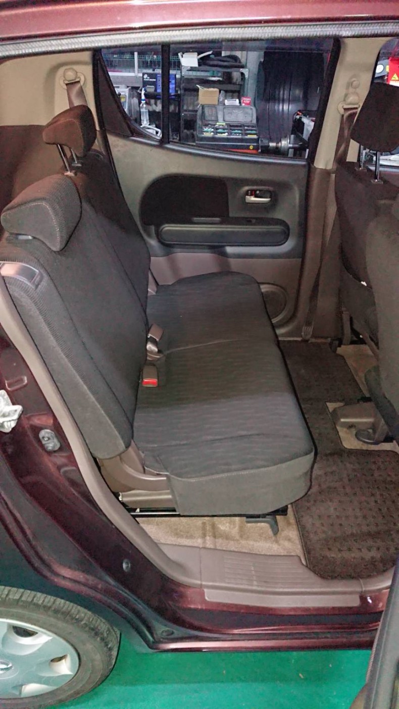 内装後方シート