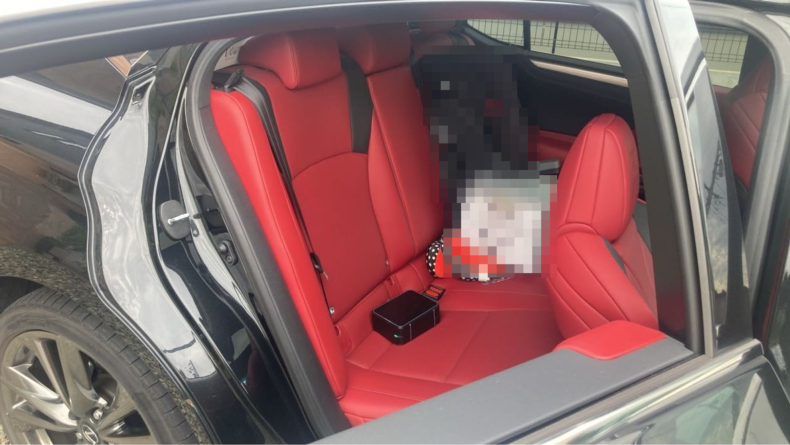 内装後方シート