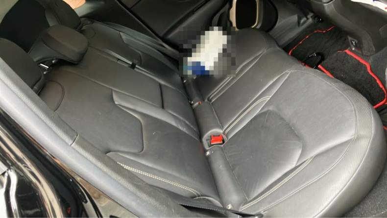 内装後方シート