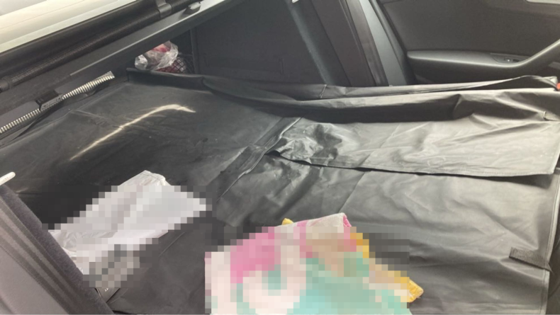 内装後方シート