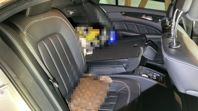 内装後方シート