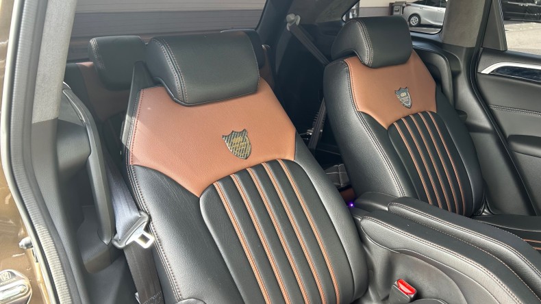 内装後方シート