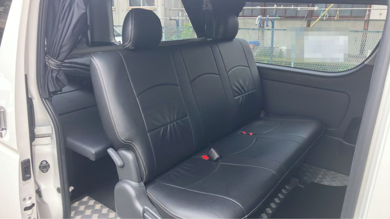 内装後方シート