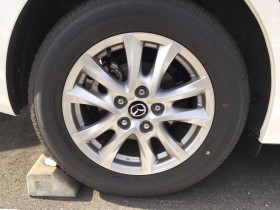 タイヤホイール前