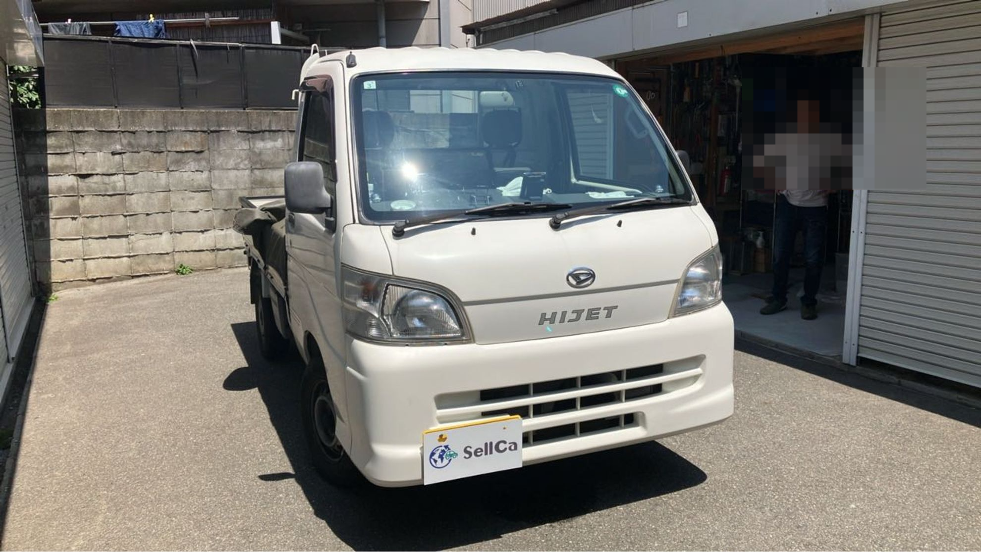 外装右前
