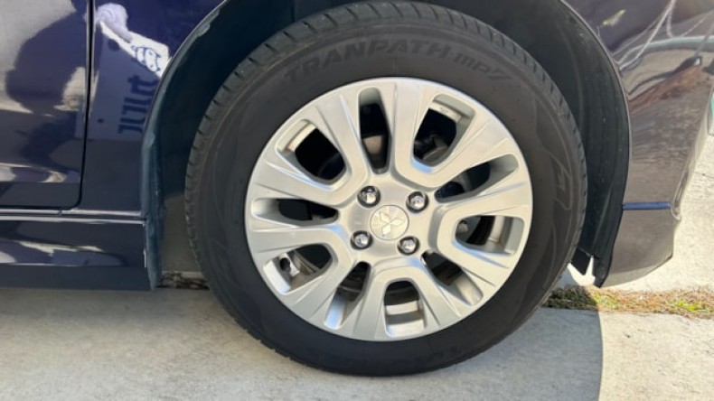 タイヤホイール前