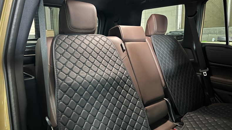 内装後方シート