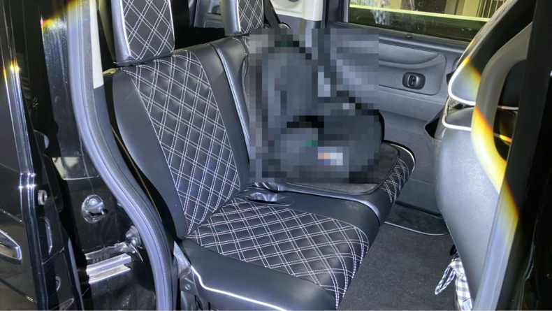 内装後方シート