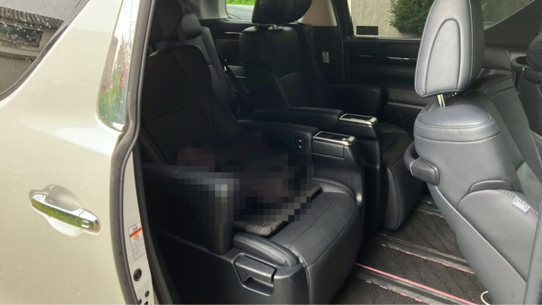 内装後方シート