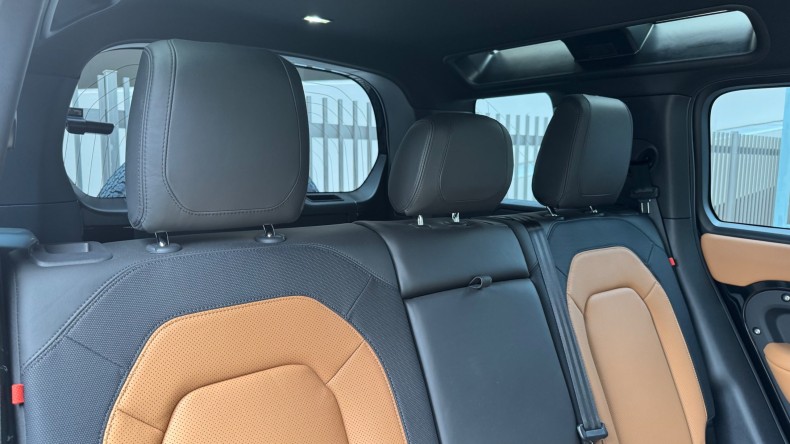 内装後方シート