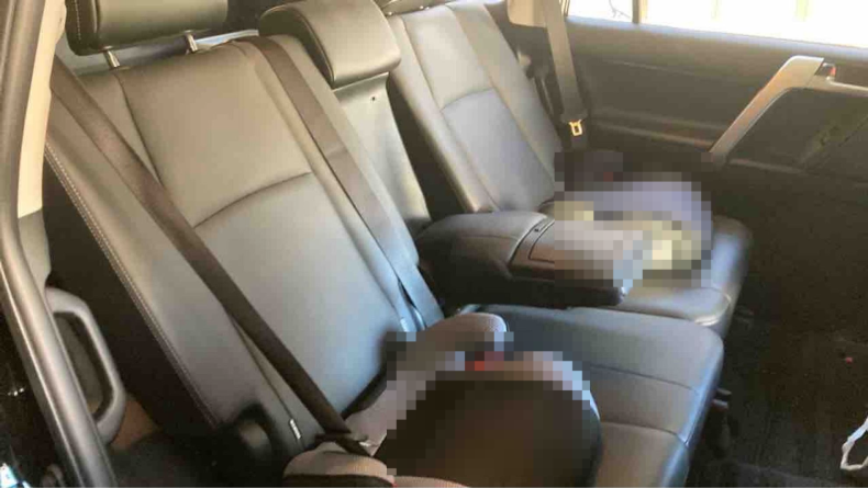 内装後方シート