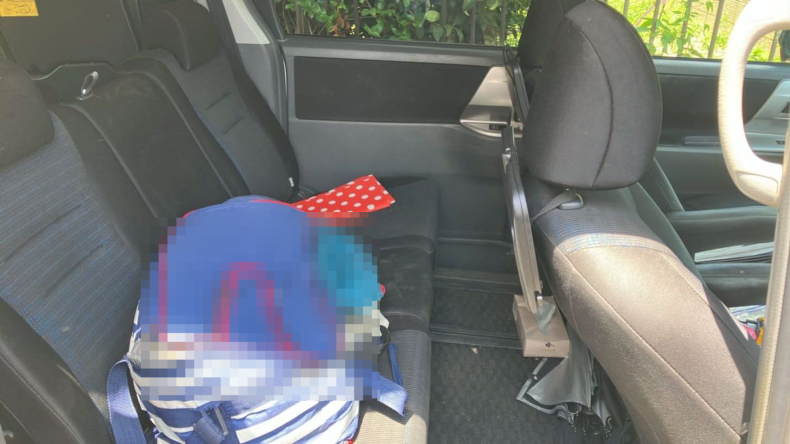 内装後方シート