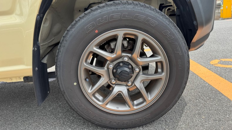 タイヤホイール前