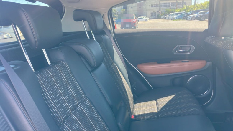 内装後方シート