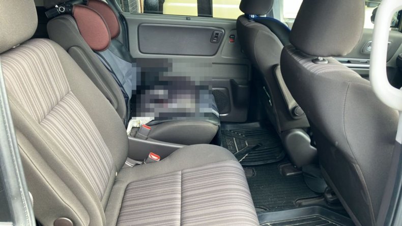 内装後方シート