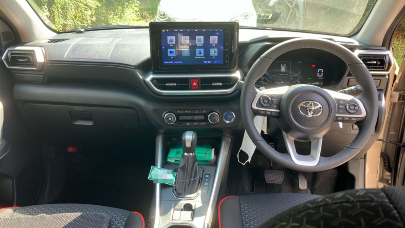 内装インパネ全体