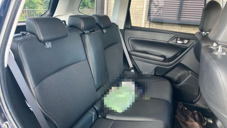 内装後方シート