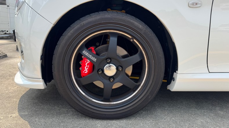 タイヤホイール前