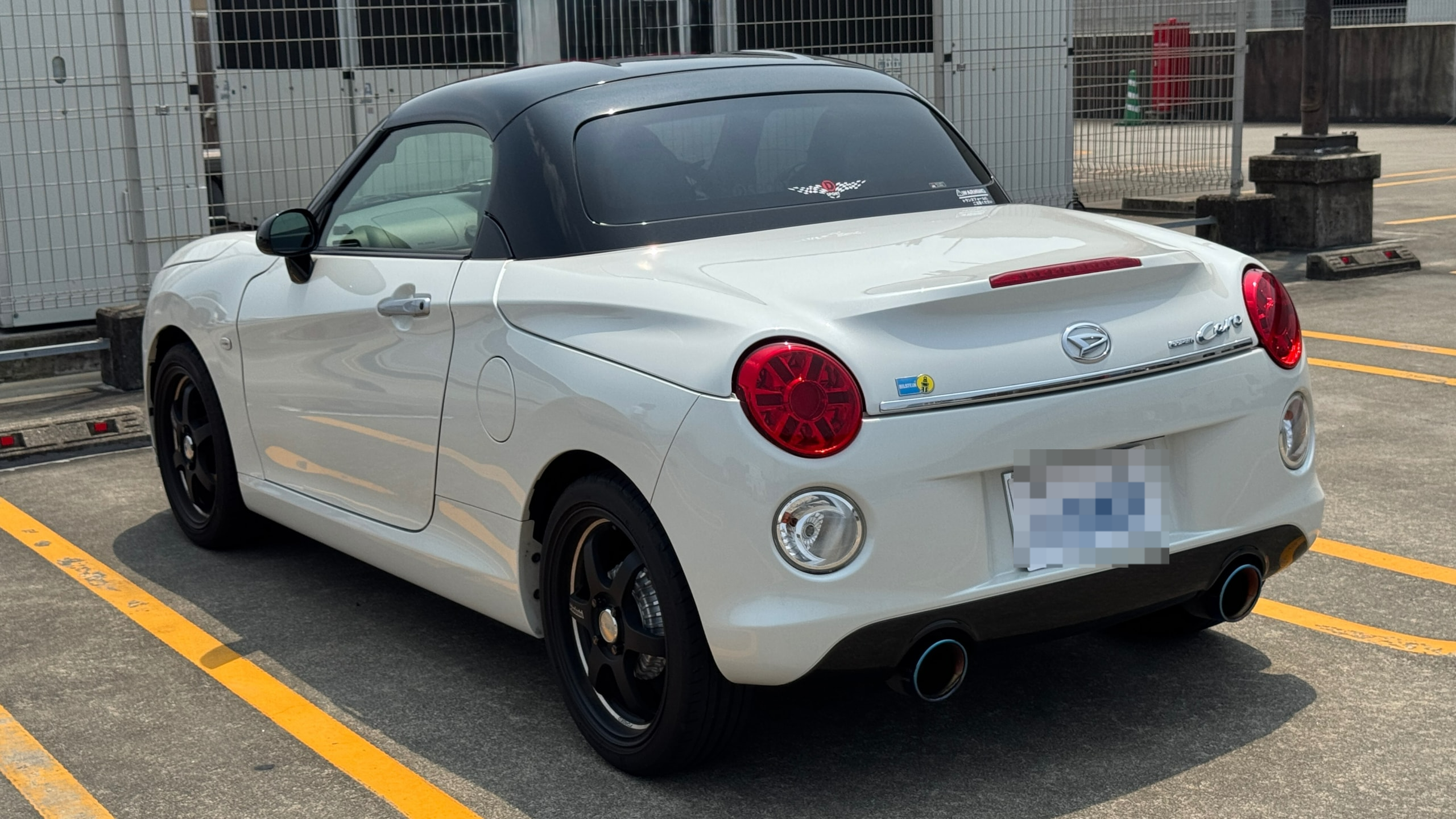 外装左後方