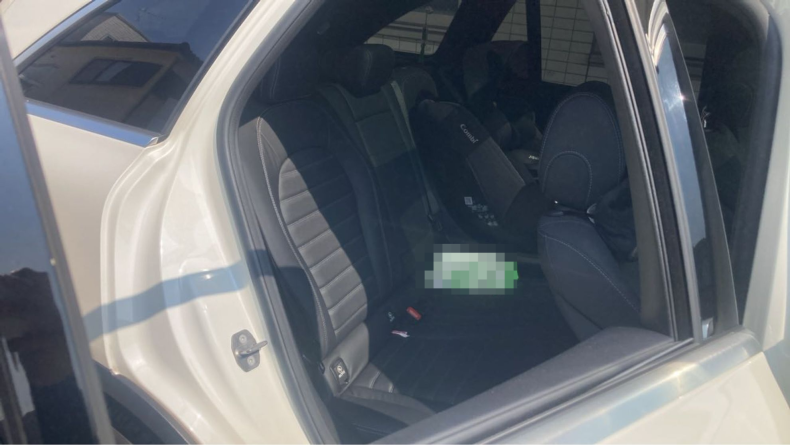 内装後方シート