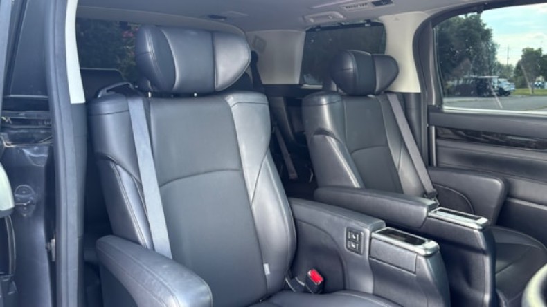 内装後方シート