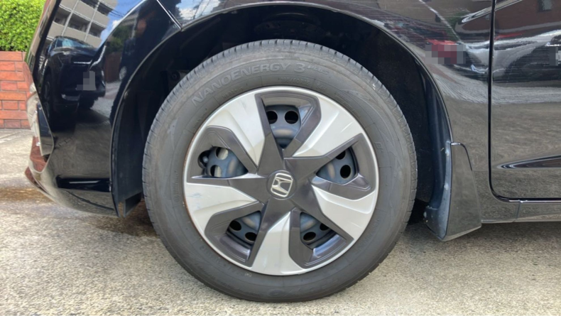 タイヤホイール前