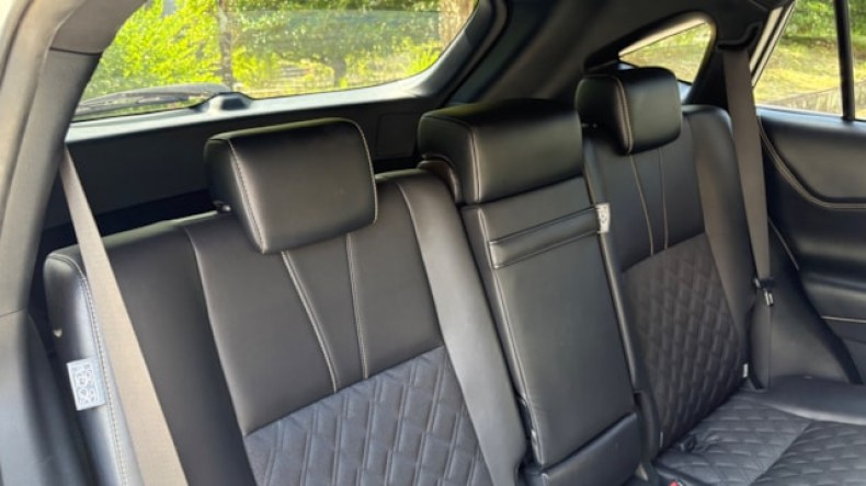 内装後方シート