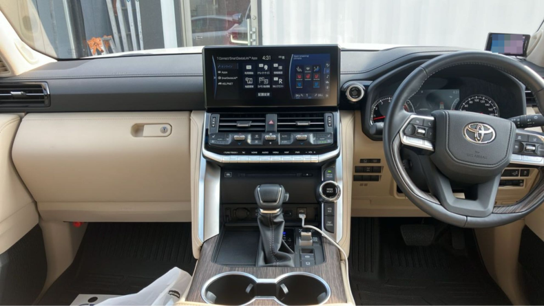 内装インパネ全体